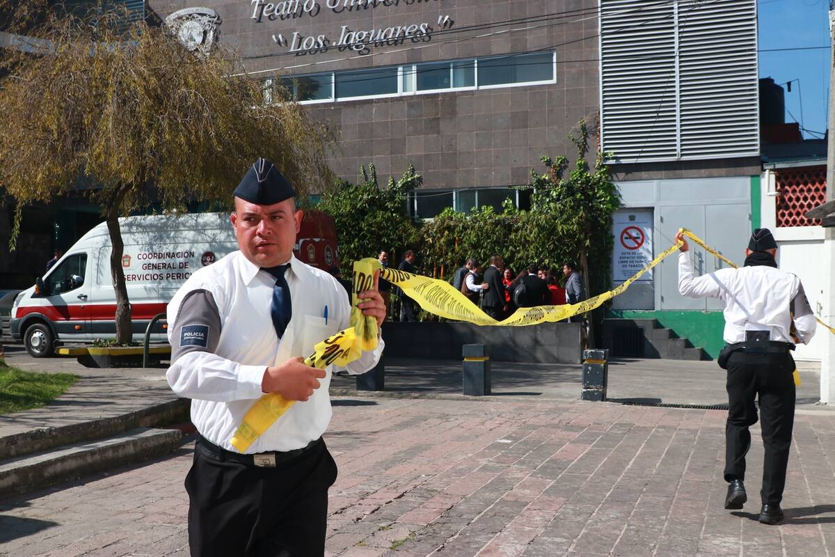 Hallan muerta a maestra de UAEM dentro de Teatro Universitario Los Jaguares