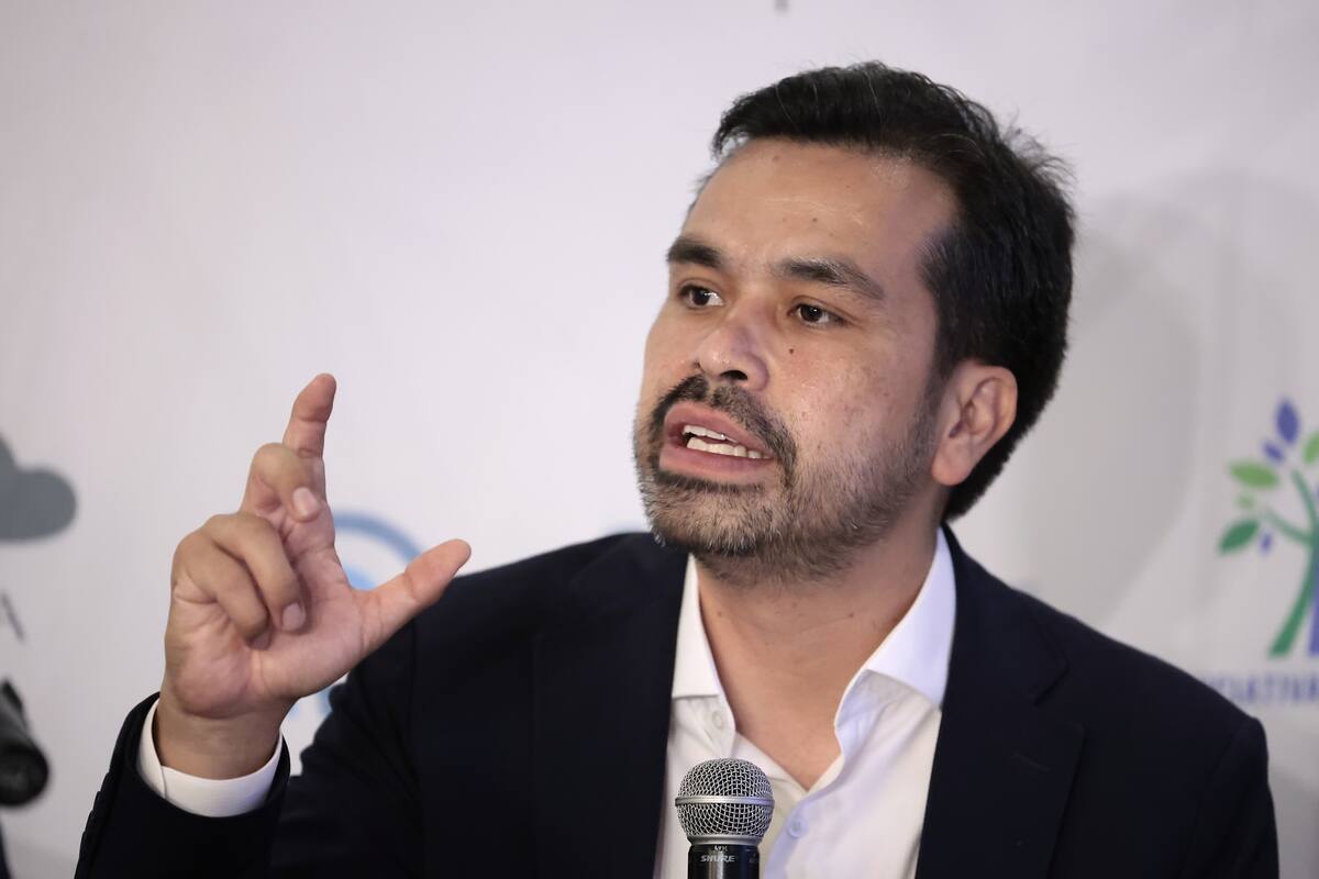Álvarez Máynez impulsa paneles solares, en revolución sostenible