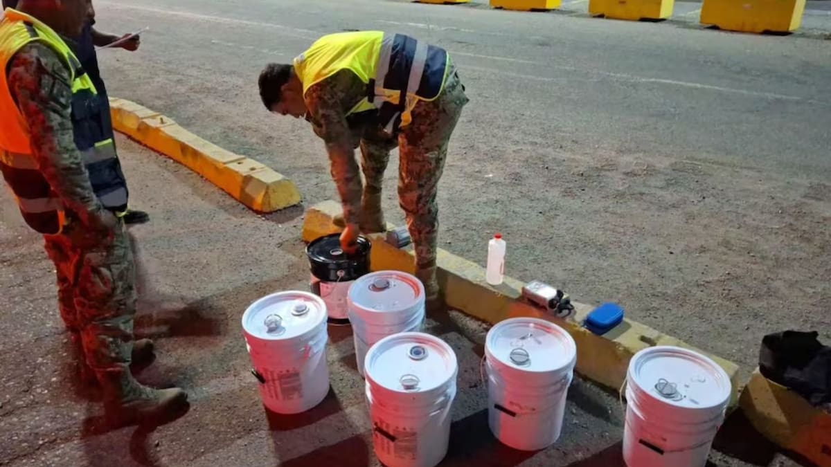 La Marina detuvo un tractocamión con 100 litros de precursor químico en Sinaloa mientras se dirigía a La Paz, acción que refuerza la vigilancia en transporte de sustancias reguladas y la seguridad en terminales portuarias del país