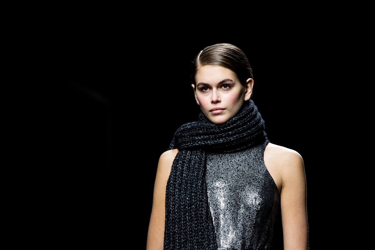 Zara lanza colección con la modelo Kaia Gerber
