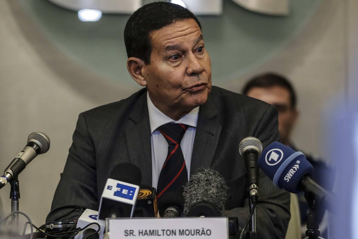 Solución a crisis en Venezuela exige entregar petróleo a Cuba: Mourao