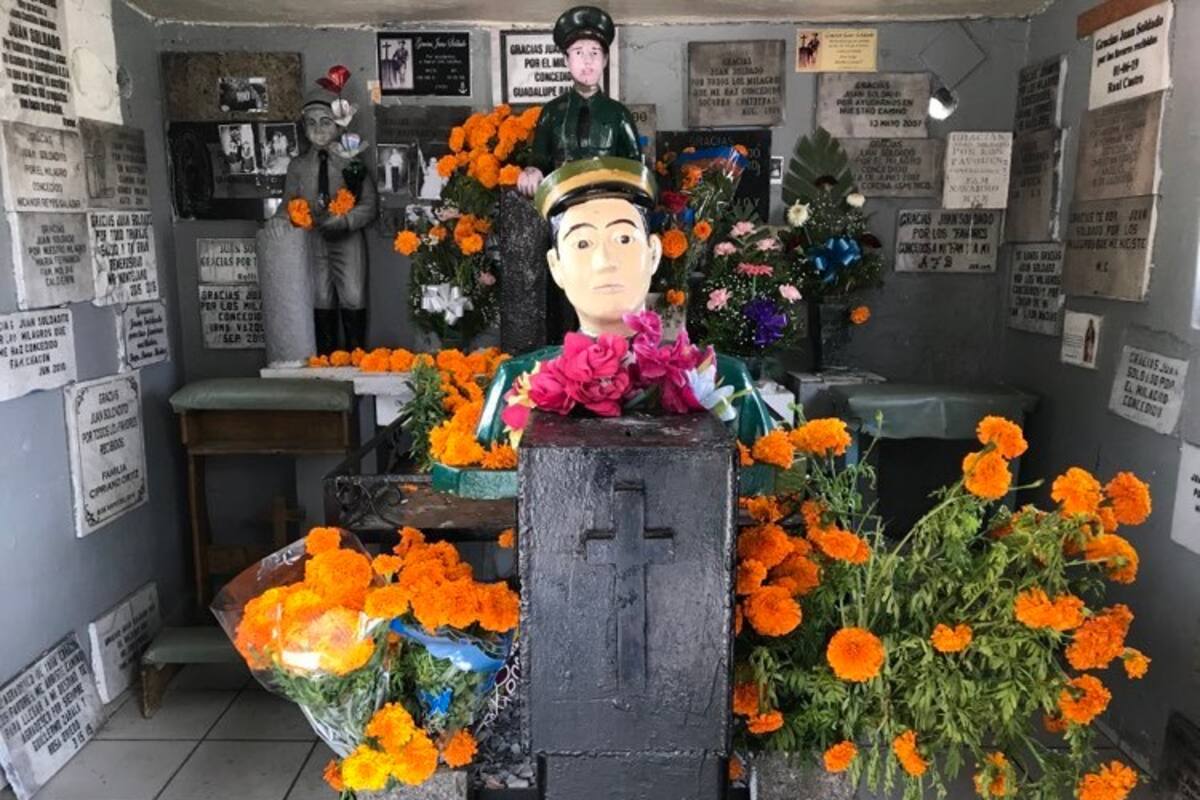 Consienten a sus muertos