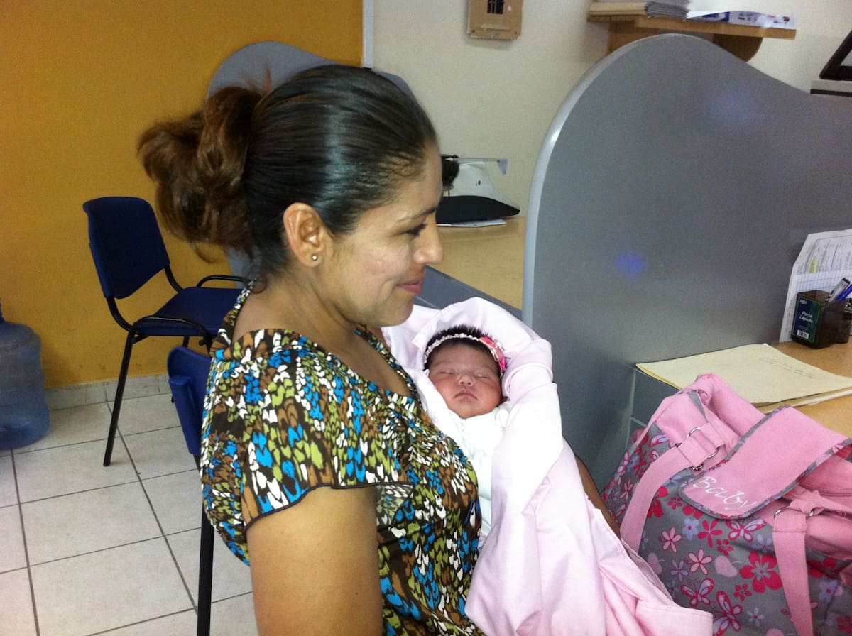 La nueva regla establece que la madre tiene la facultad de determinar que los hijos lleven su apellido | Archivos GH