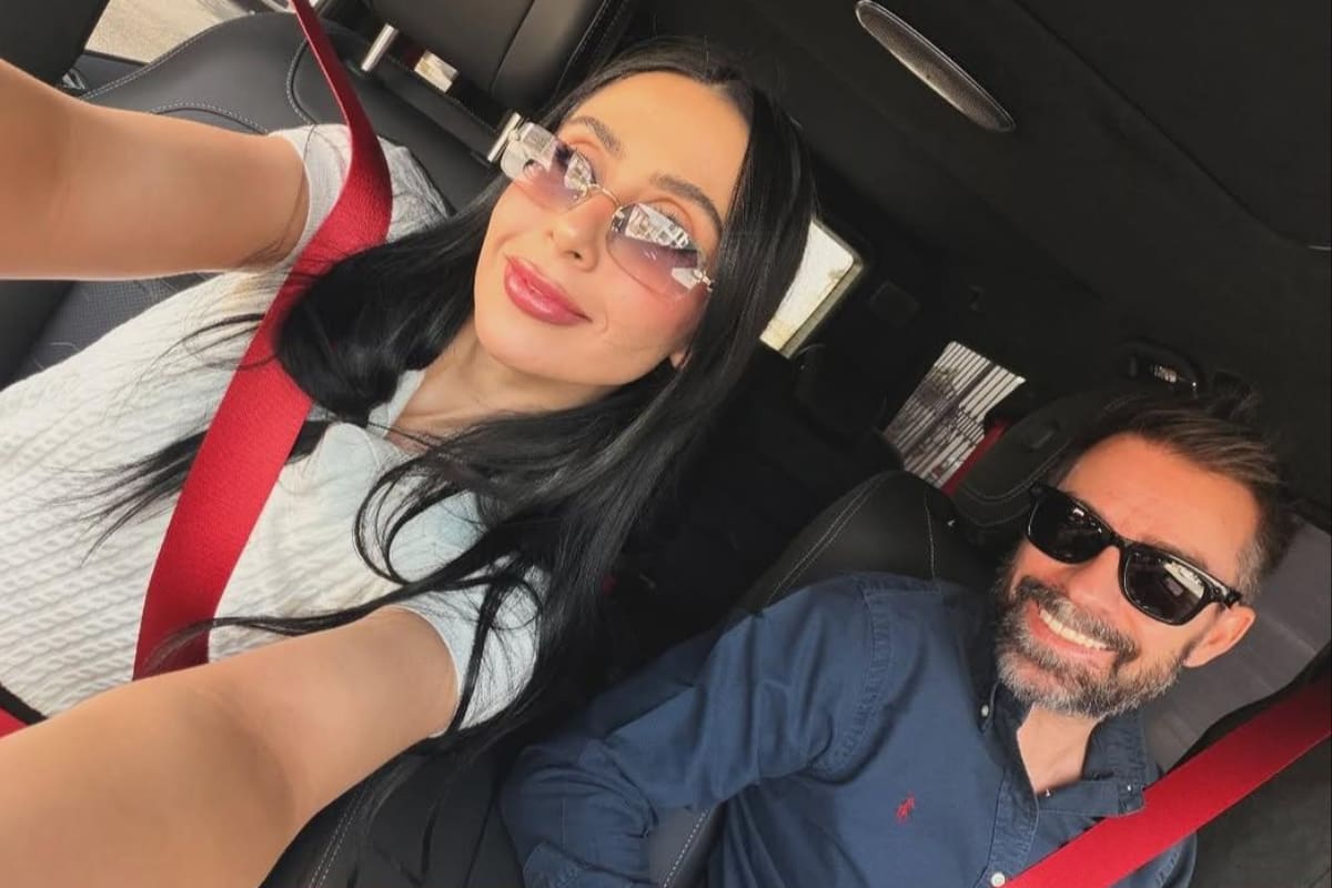 ¿Celos? Esposo de Lupita Villalobos es captado presuntamente incómodo durante evento del Mundial 2026