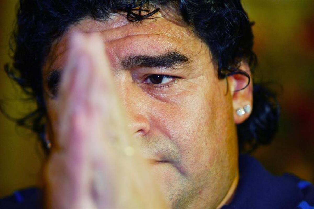 "Las tres noches que pasé con Maradona en China hablando de fútbol y cómo recreó solo para mí su gol de la mano de Dios"