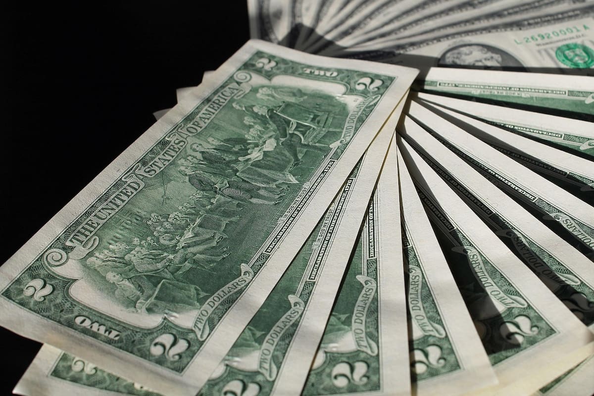 Se mantiene el precio de la venta del dólar