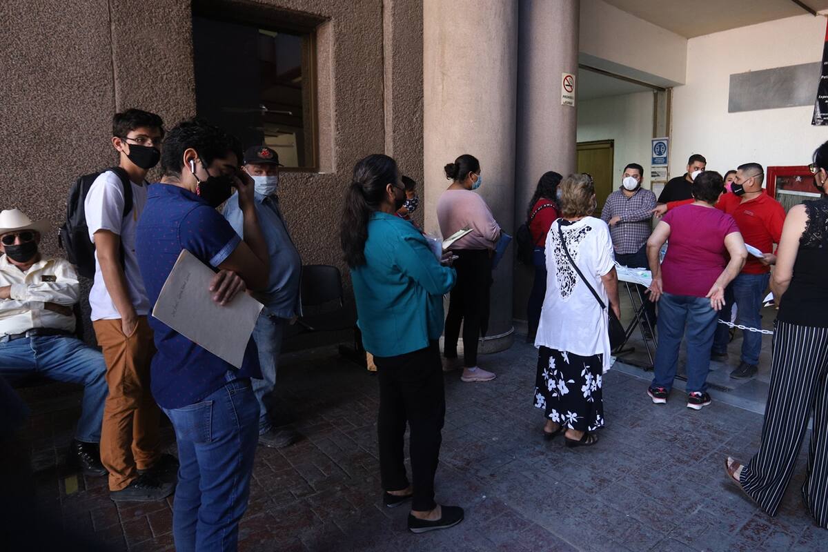 Hermosillo: Enferman de Covid una decena de empleados del Registro Civil; inconforma lentitud del servicio
