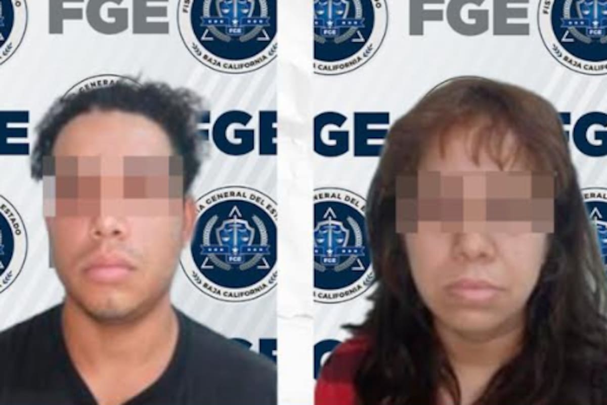 Madre y padrastro que castigaron a niño con autismo al dejarlo de rodillas bajo el sol y en un charco de lodo son vinculados a proceso
