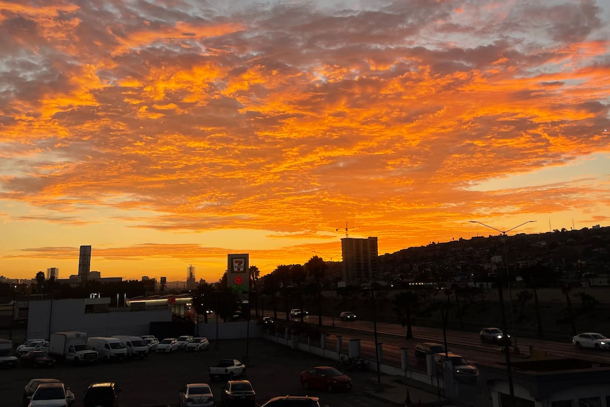 Tijuana regala un atardecer espectacular y una tarde con clima agradable