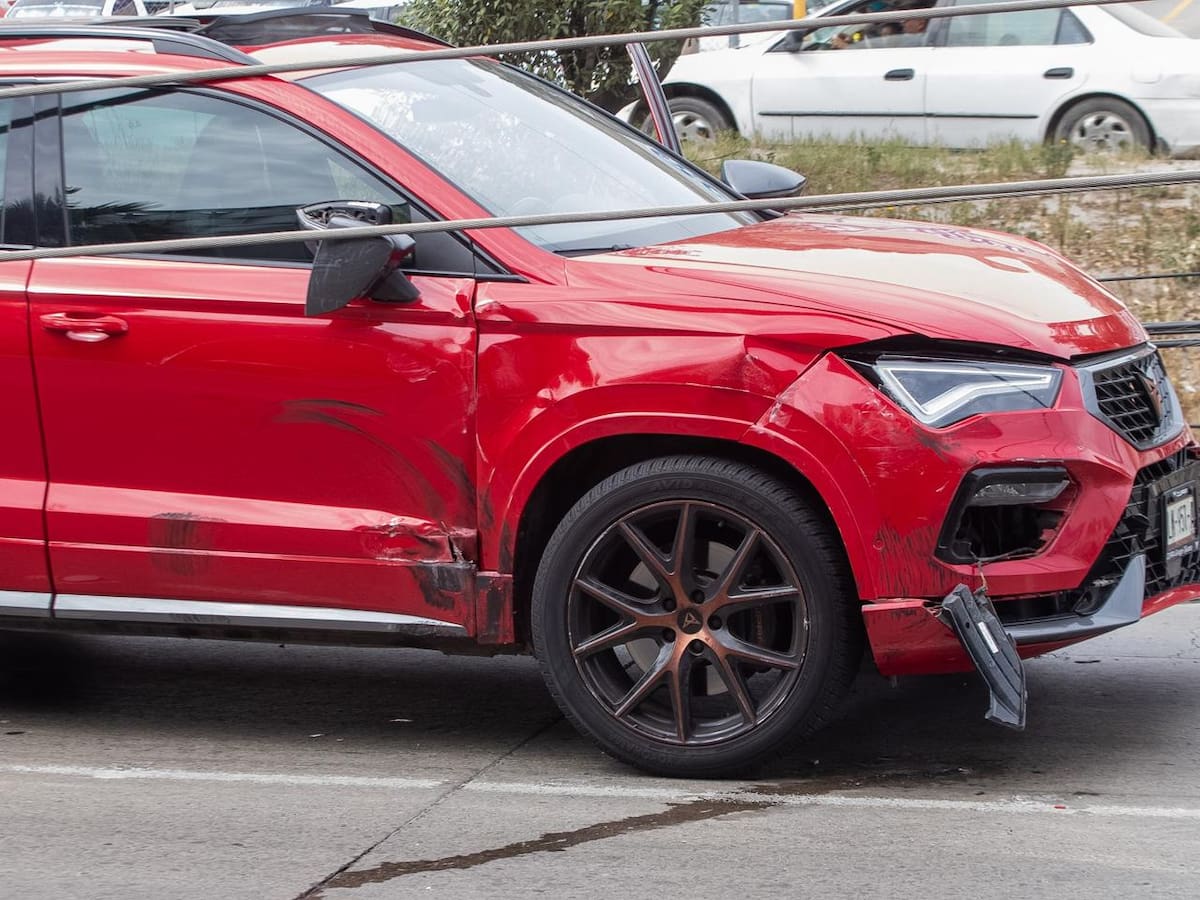 El accidente dejó daños materiales y afectaciones a la circulación por varias horas en el bulevar Manuel J. Clouthier. Border Zoom