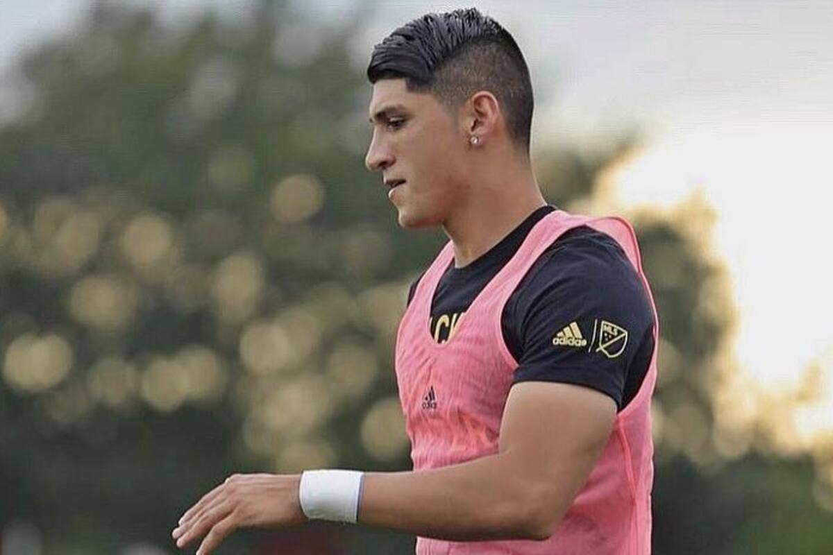 "Se extraña mucho el hecho de jugar en Chivas": Alan Pulido
