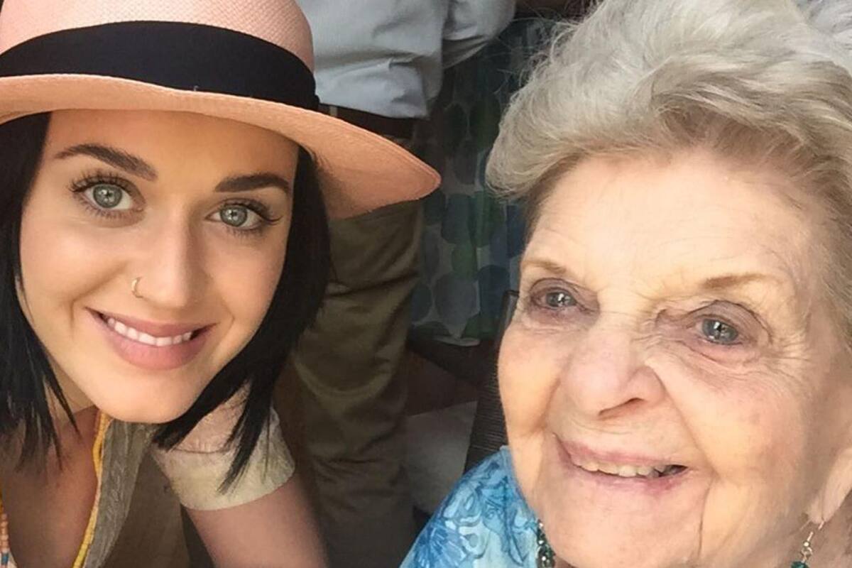 Katy Perry llora la muerte de su abuela