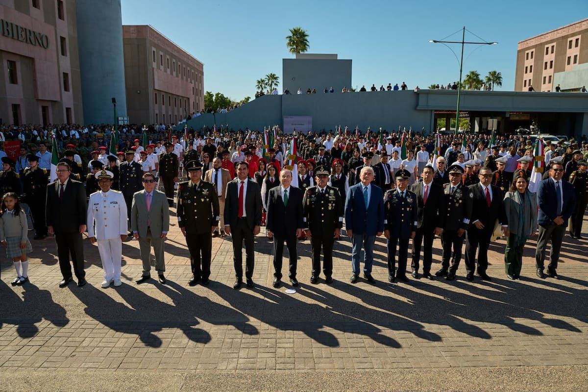 Sonora participa en enlace nacional por el Día de la Bandera; Durazo y Sheinbaum rinden homenaje al lábaro patrio