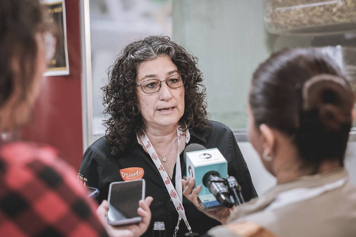 A diez años de tener su plantación de dátiles, Juanita comenta que seguirán en busca de expandir sus productos en la región. Foto: Daniel Reséndiz