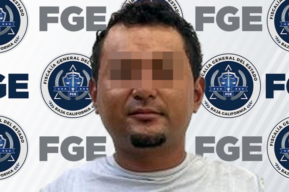 Se protege con un igloo de un ataque con cuchillo y logra escapar