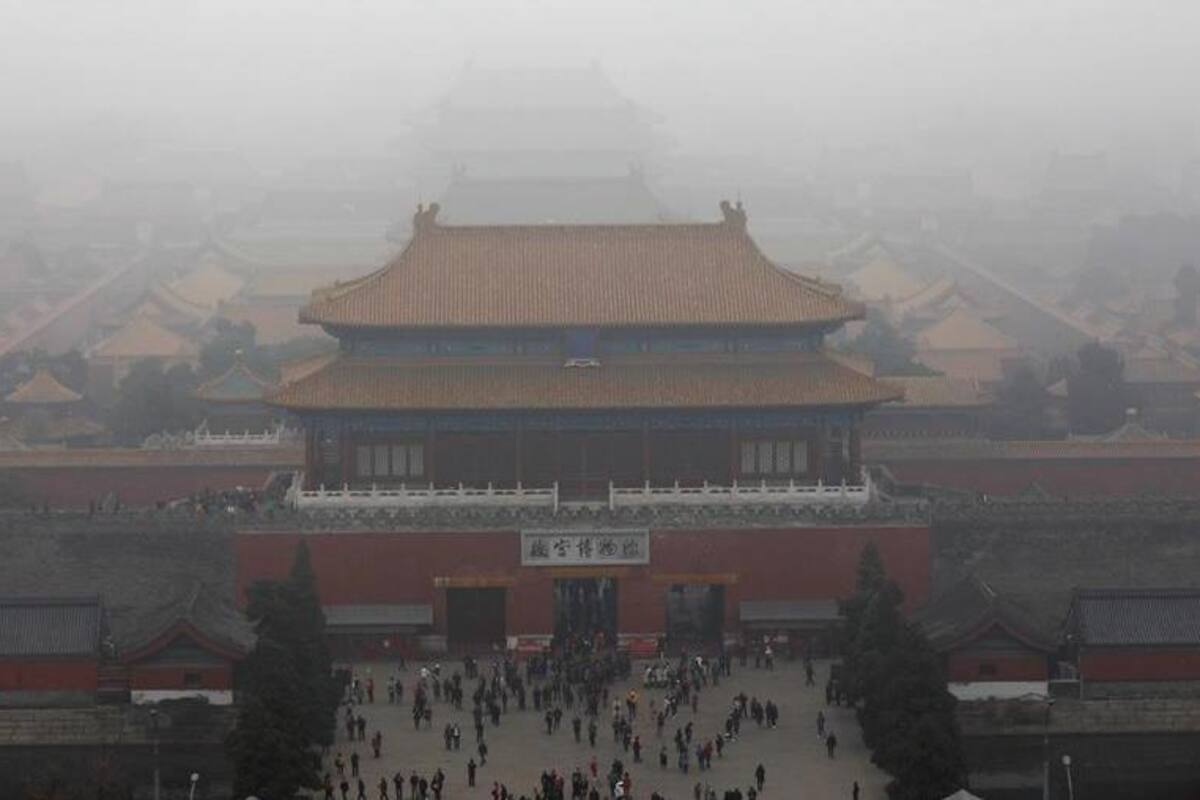 Amanece Pekín cubierta de apocalíptica arena, tormenta que dejó muertos y desaparecidos en Mongolia