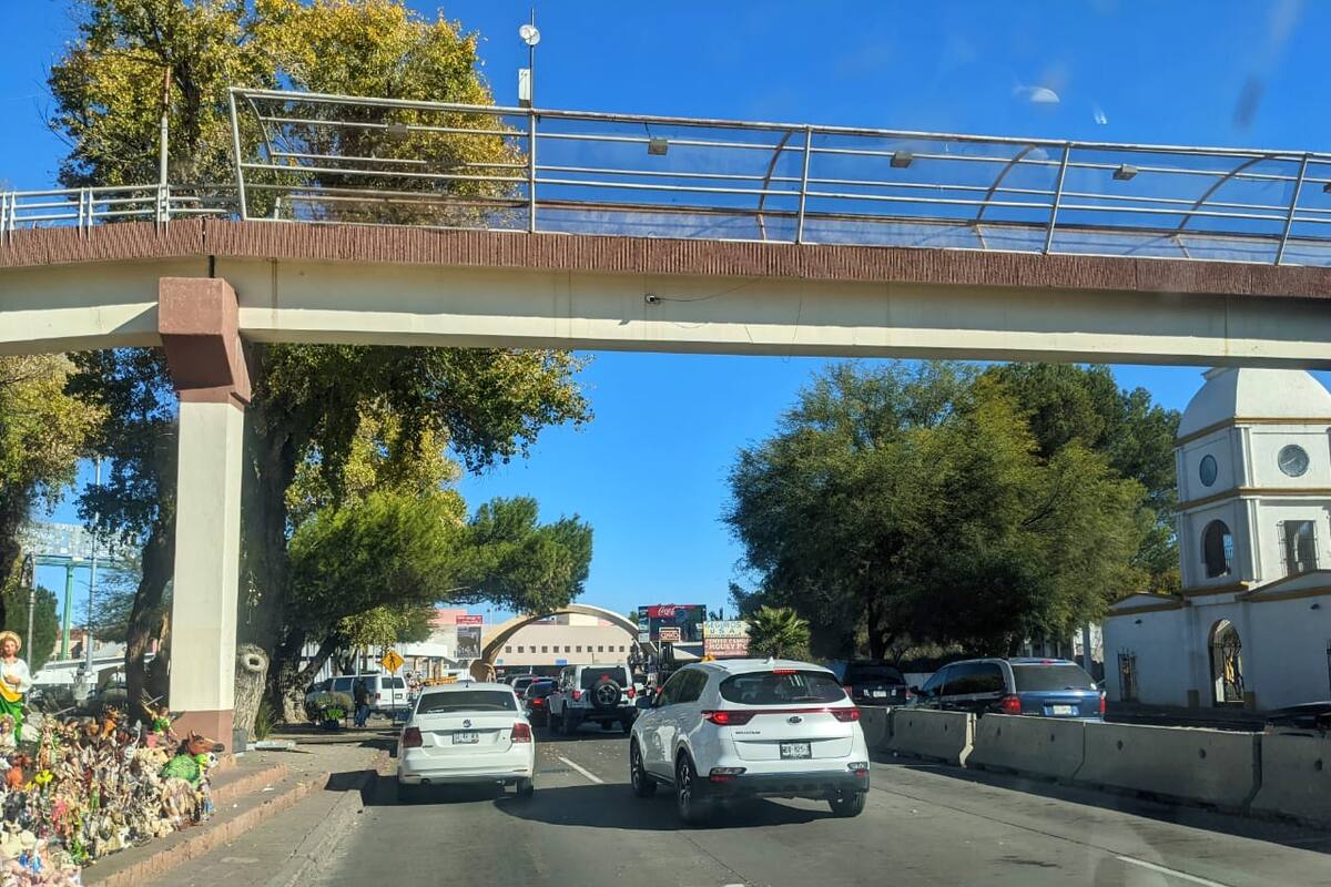 Hacen poca fila para cruzar a EU en garitas de Nogales