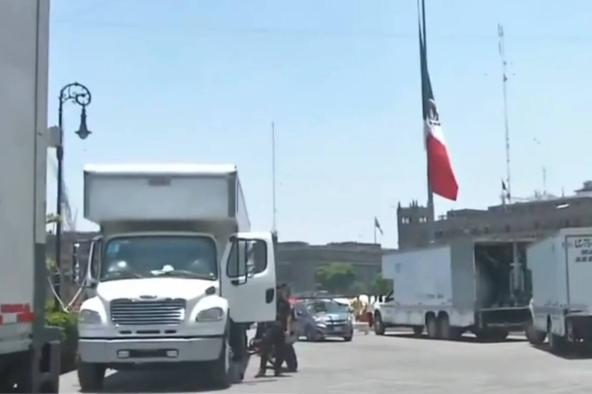 Bloqueo de CNTE obstaculiza montaje del escenario para el cierre de campaña de Sheinbaum en CDMX