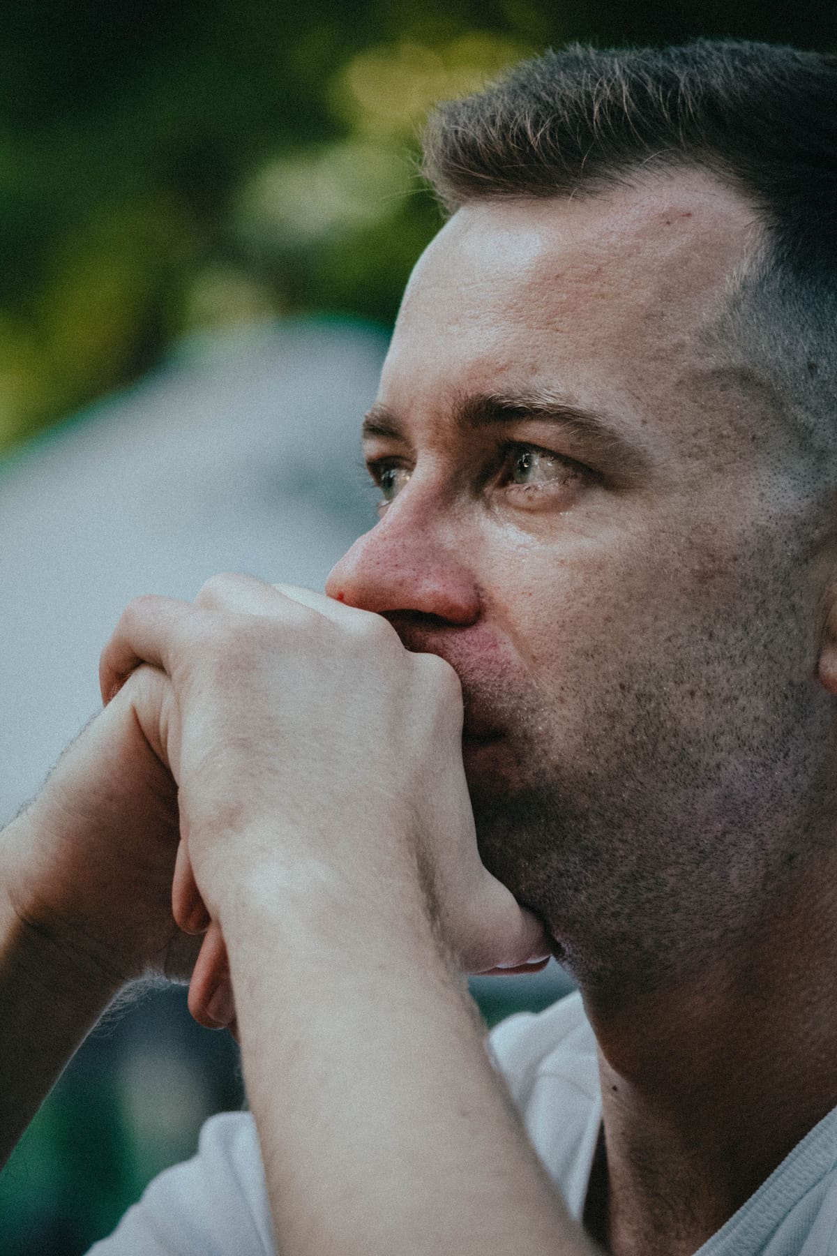 Especialistas en salud mental señalan que sentirse indigno de la felicidad puede afectar el bienestar emocional. Foto: Pexels