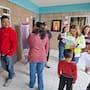 Ofrecen a personas en condición de pobreza oportunidad para estudiar y aprender un oficio