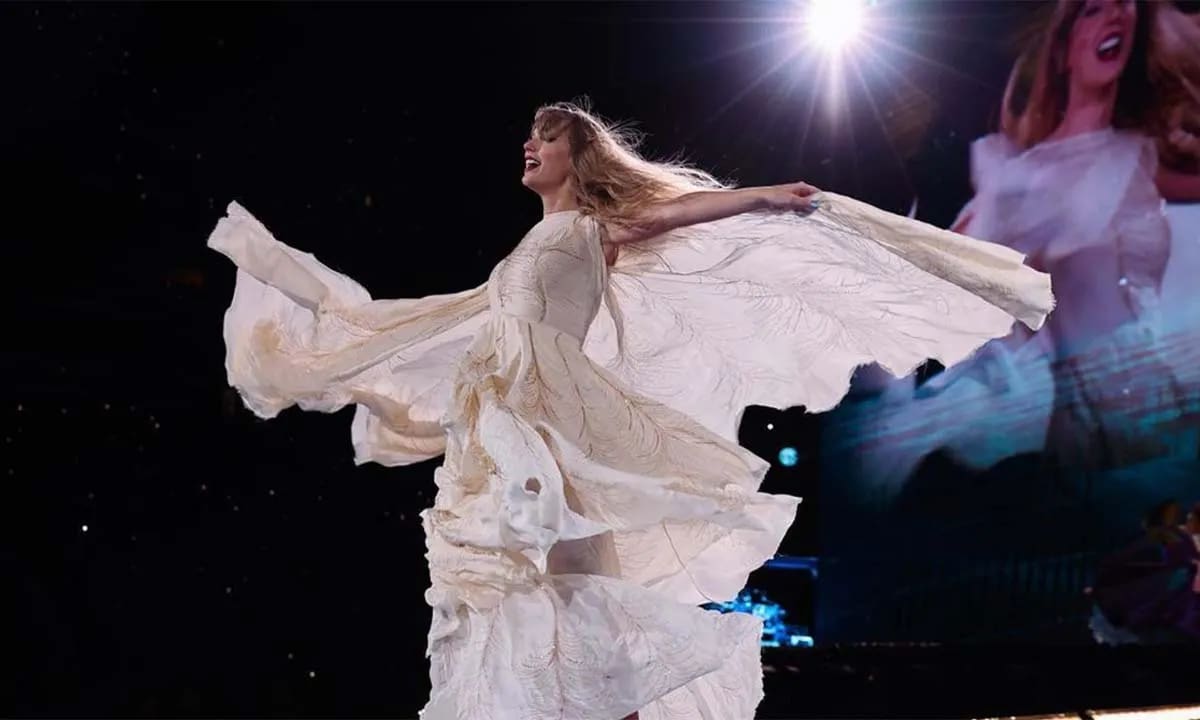 Taylor Swift 'August'.