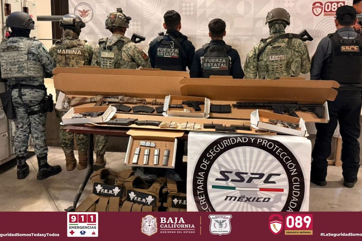 Aseguran fusiles y equipo táctico en Valle de las Palmas