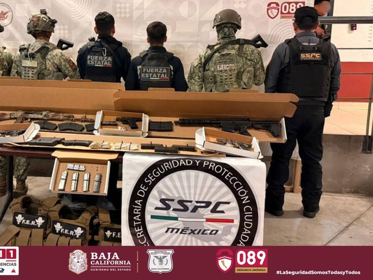 Aseguran fusiles y equipo táctico en Valle de las Palmas