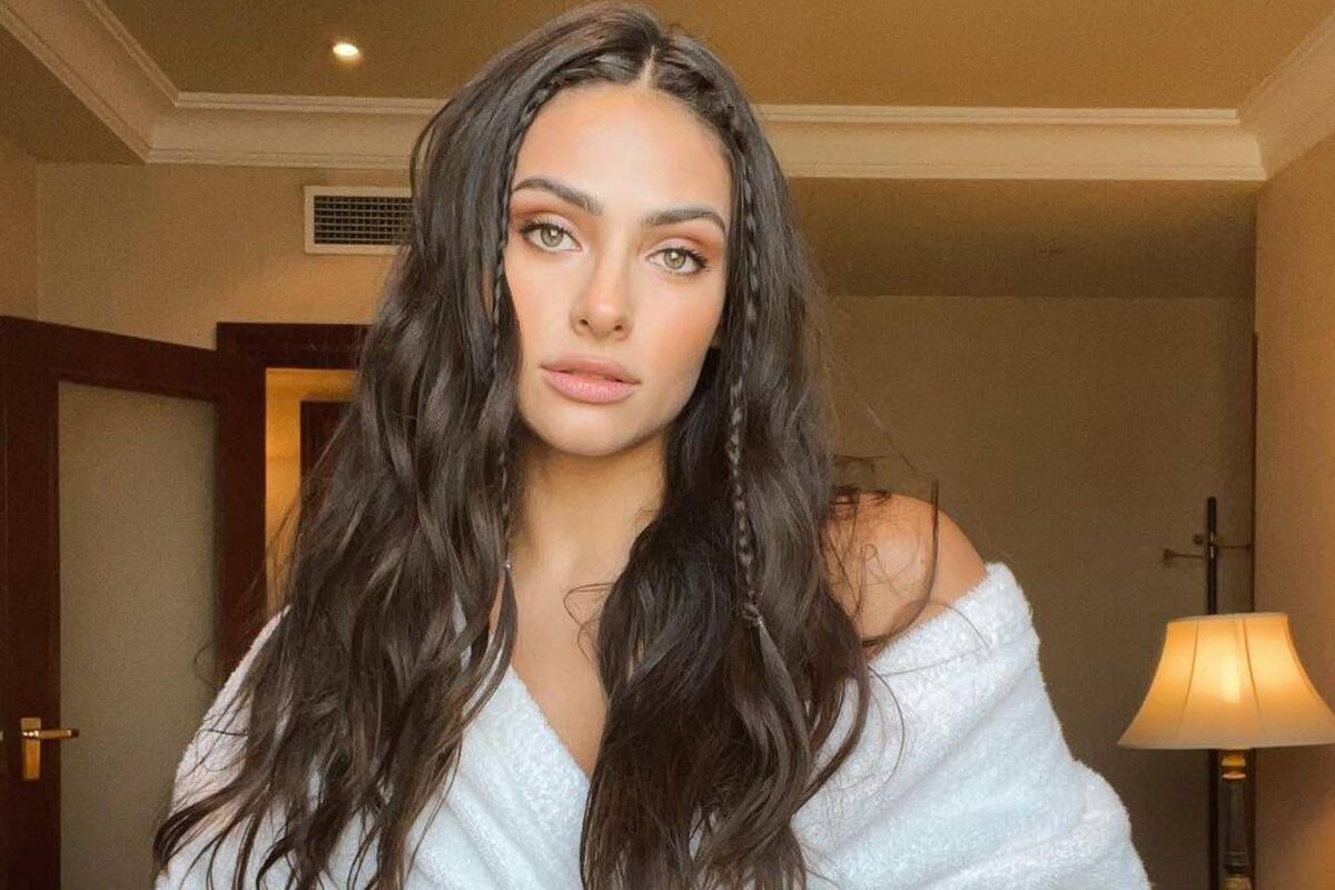 Renata Notni deslumbra en Paris
