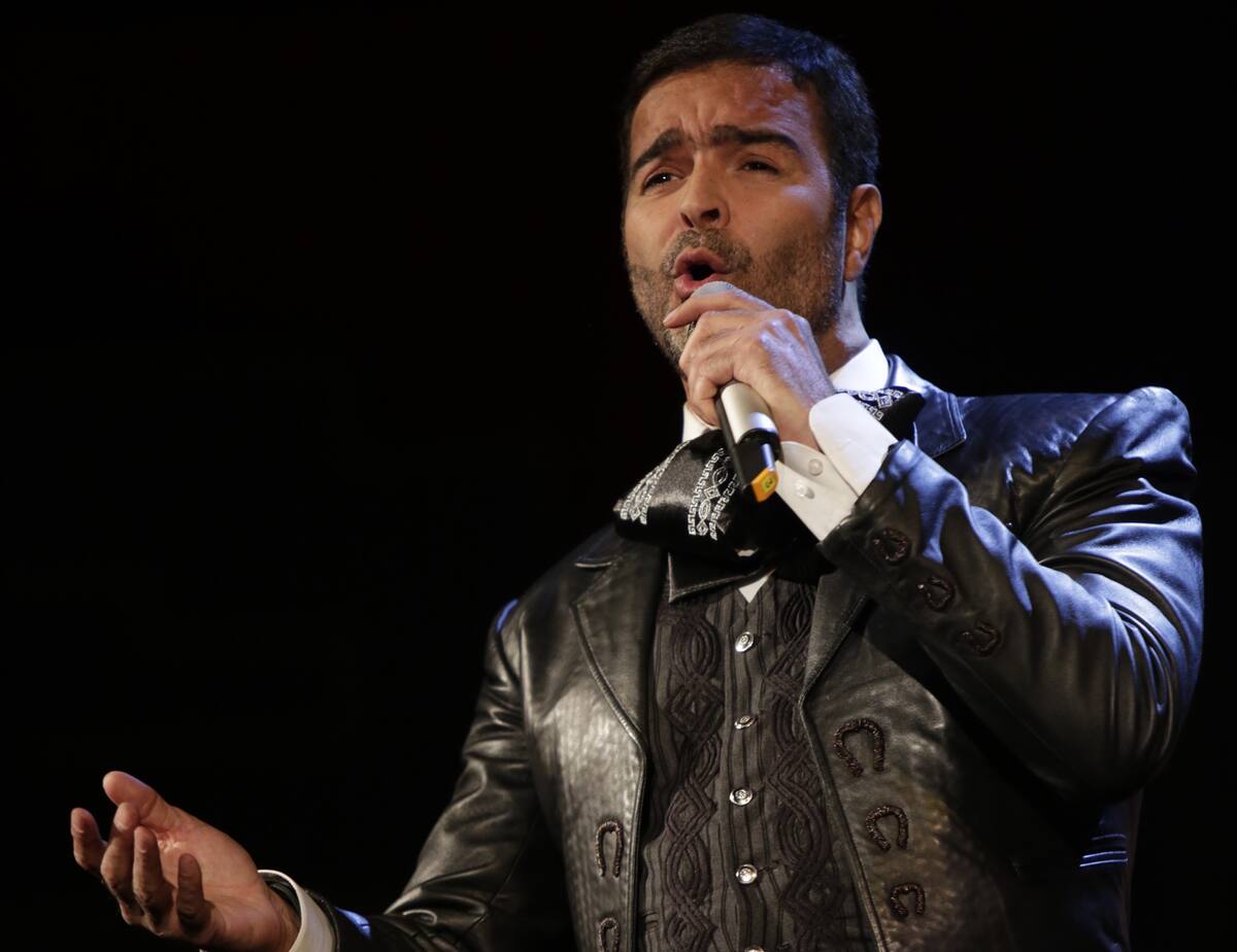 Pablo Montero atribuyó a su carga de trabajo, la ausencia en "Perfume de gardenia".