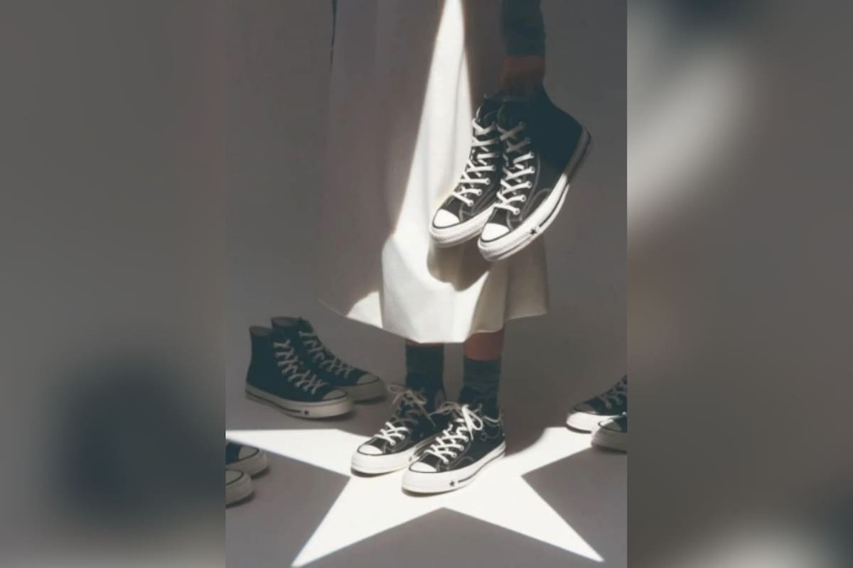 Converse retira publicidad protagonizada por Karina de aespa y ofrece disculpas tras críticas que relacionaron la imagen con símbolos del Ku Klux Klan y escenas de linchamientos raciales