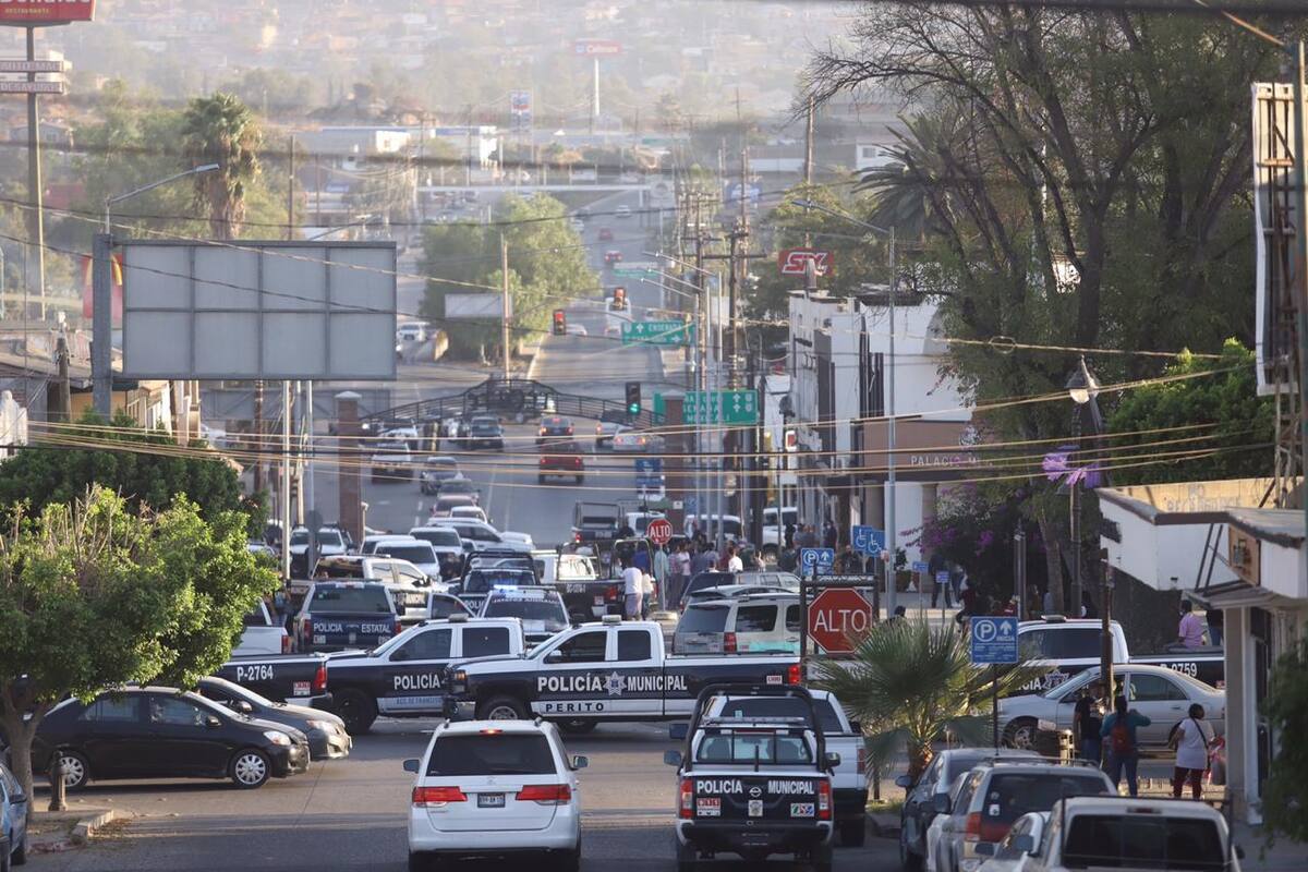 Liberan orden de arresto contra alcaldesa de Tecate; se encierra en palacio