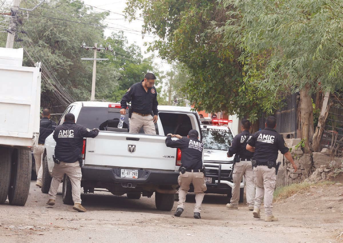 Agentes de la AMIC realizaron operativo en las colonias aledañas al Cerro de la Campana. FOTO: TEODORO BORBÓN