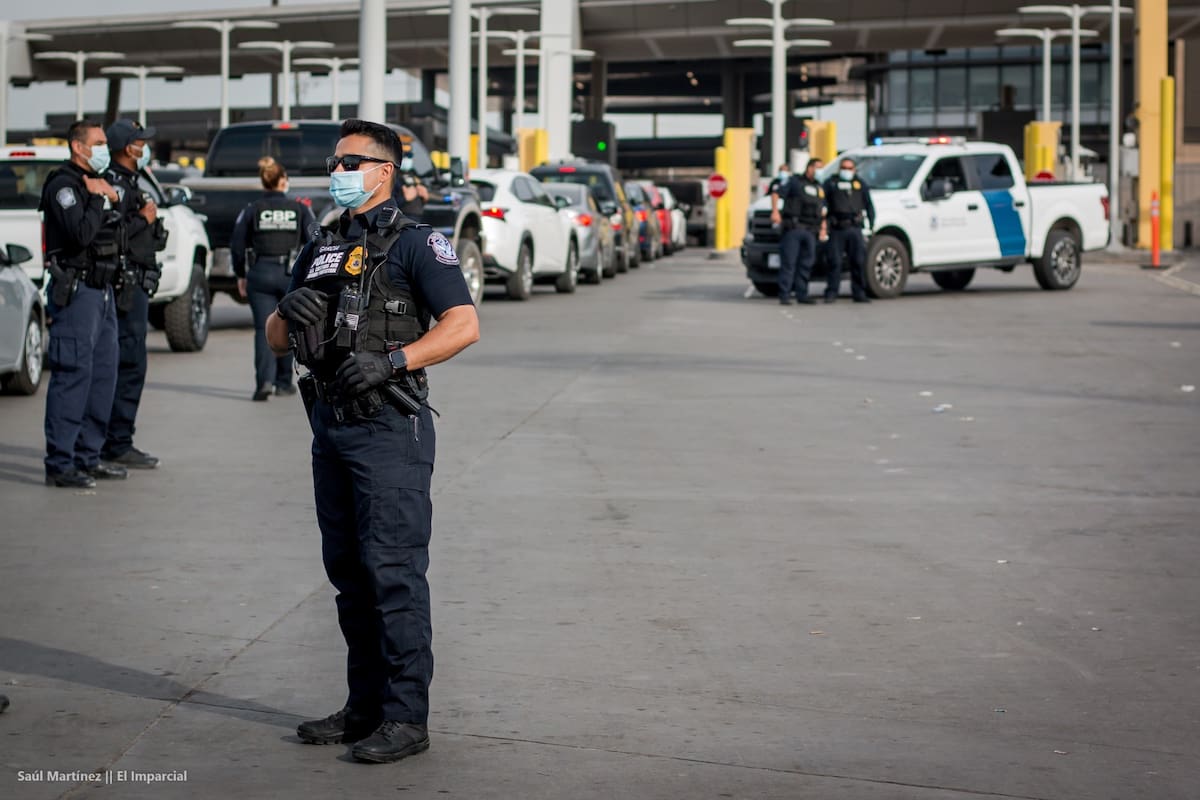 Detienen a 95 conductores de tractocamiones en operativo fronterizo; 76 tenían licencia de California