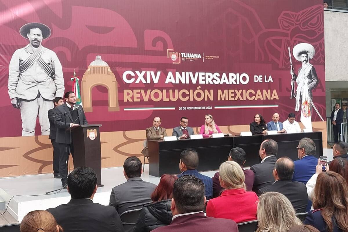 Conmemoran el aniversario 114 de la Revolución Mexicana en Palacio Municipal