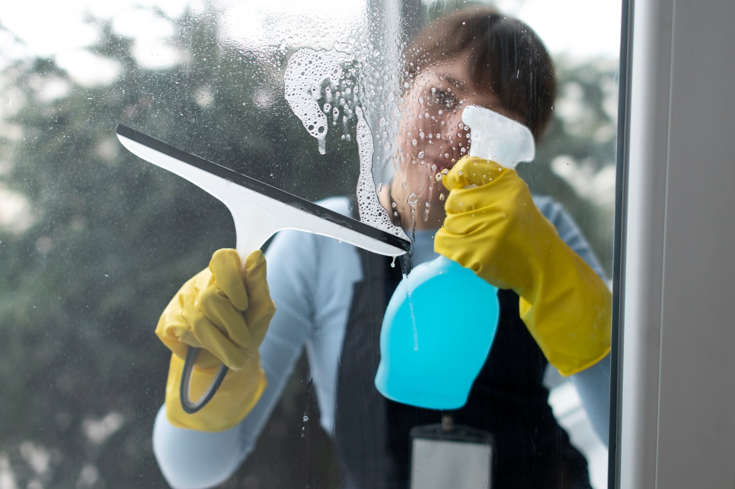 La ventaja de este método de limpieza es que requiere únicamente de productos que suelen tenerse en casa. | Foto: Freepik