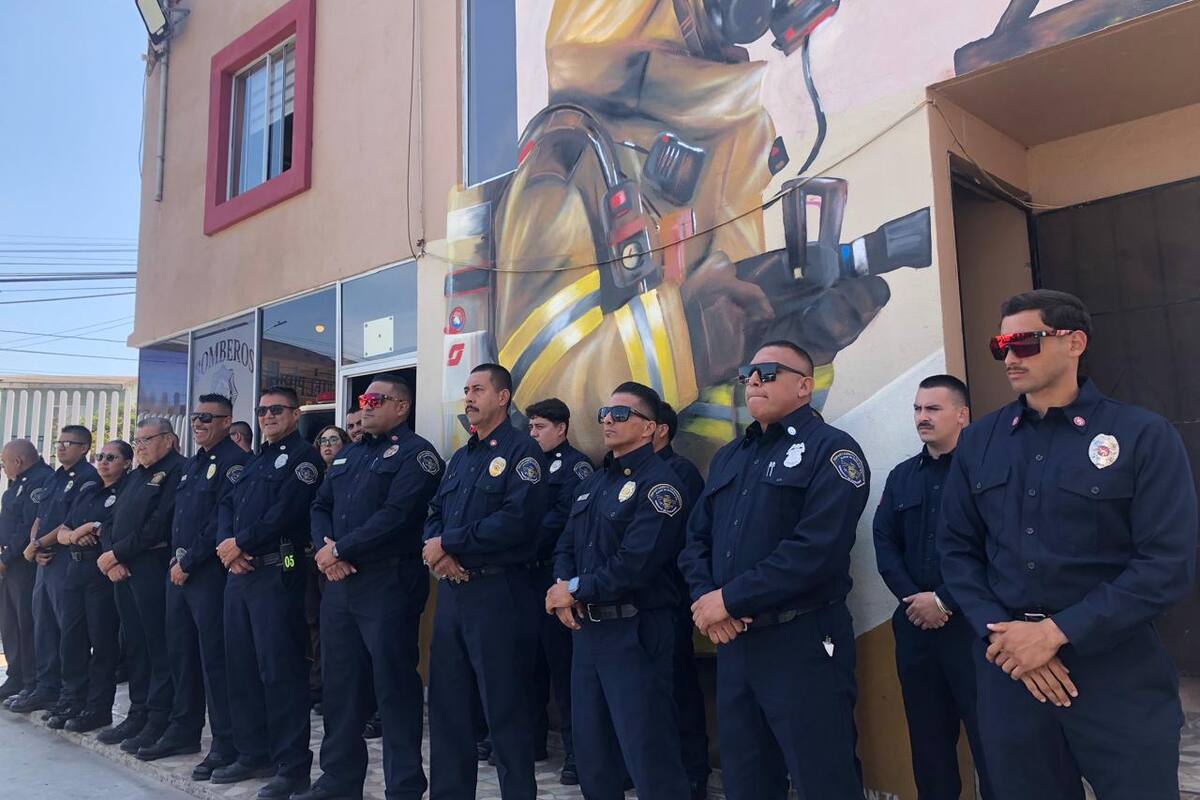 Bomberos de Rosarito cuentan con dos nuevas unidades