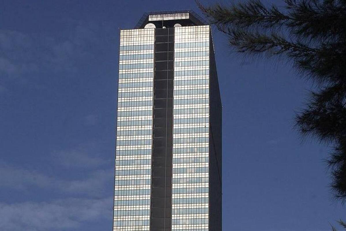 Riesgo para Pemex es elevado pese a rebaja fiscal: Moody's
