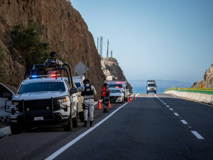 Cuerpo de un hombre es hallado con huellas de violencia en la autopista Tijuana-Rosarito