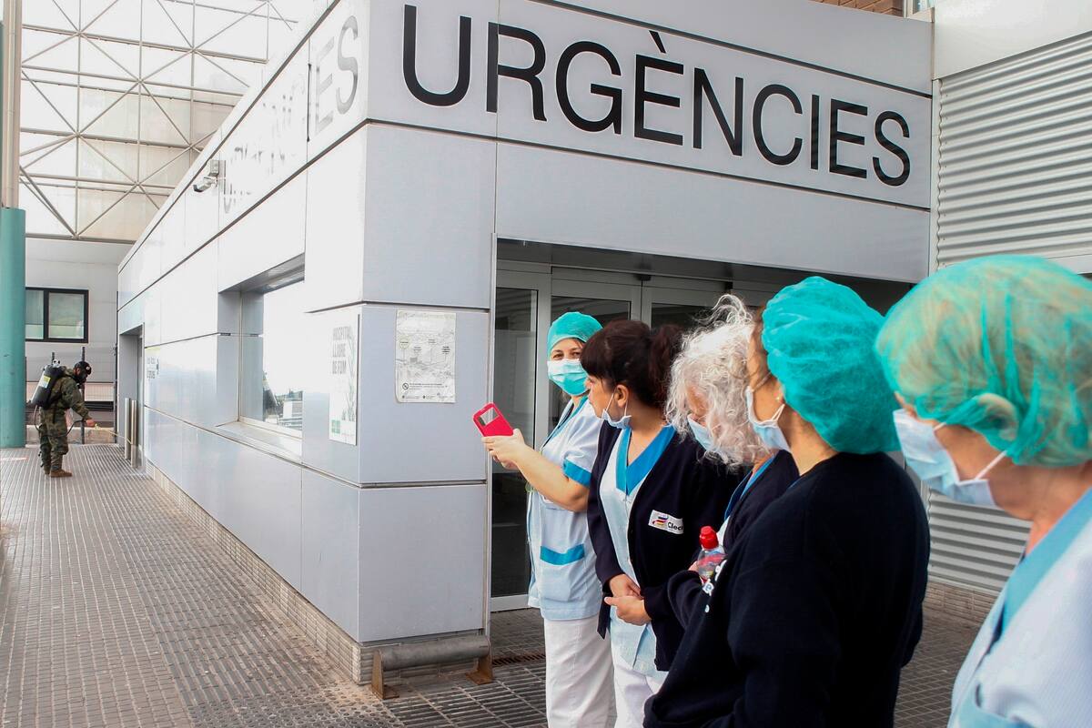 Suman 4 mil 858 muertos en España por coronavirus