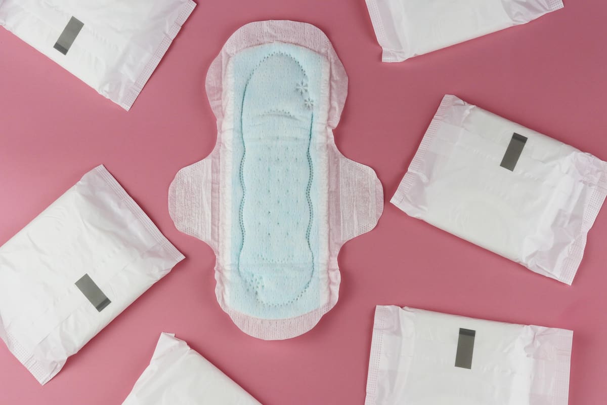 Toallas sanitarias, una de las primeras opciones para la higiene menstrual.