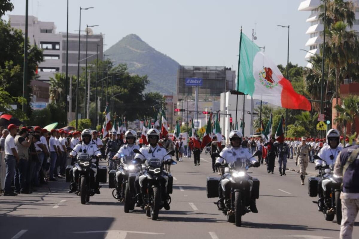 Hermosillo: Desfile Cívico-Militar por el aniversario de la Independencia de México