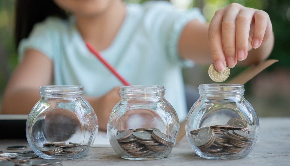 Haber administrado una mesada durante la adolescencia incrementa de manera sustancial la probabilidad de utilizar y contratar productos financieros en la etapa adulta
