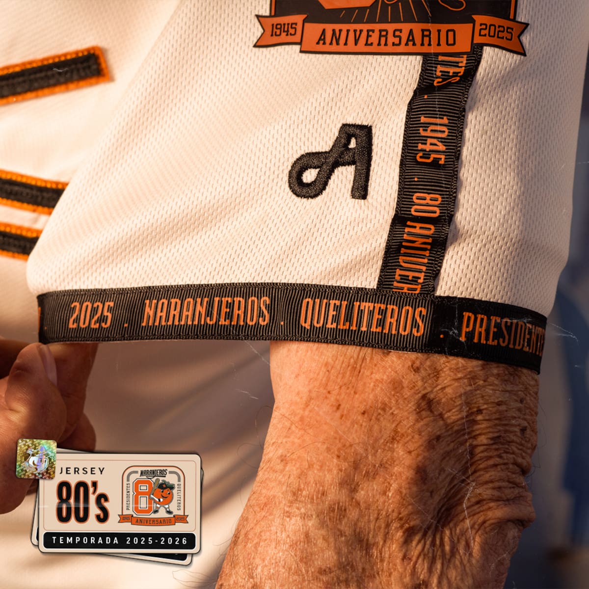 Gran detalle en la manga con los tres nombres que ha utilizado la franquicia en 80 años de historia: Presidentes, Queliteros y Naranjeros. (Foto: Club Naranjeros)