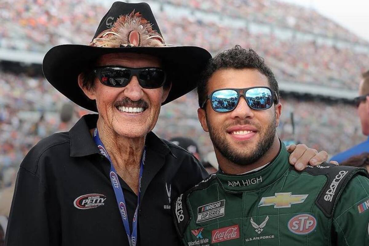 Richard Petty, legendario piloto de NASCAR muestra su apoyo a Bubba Wallace