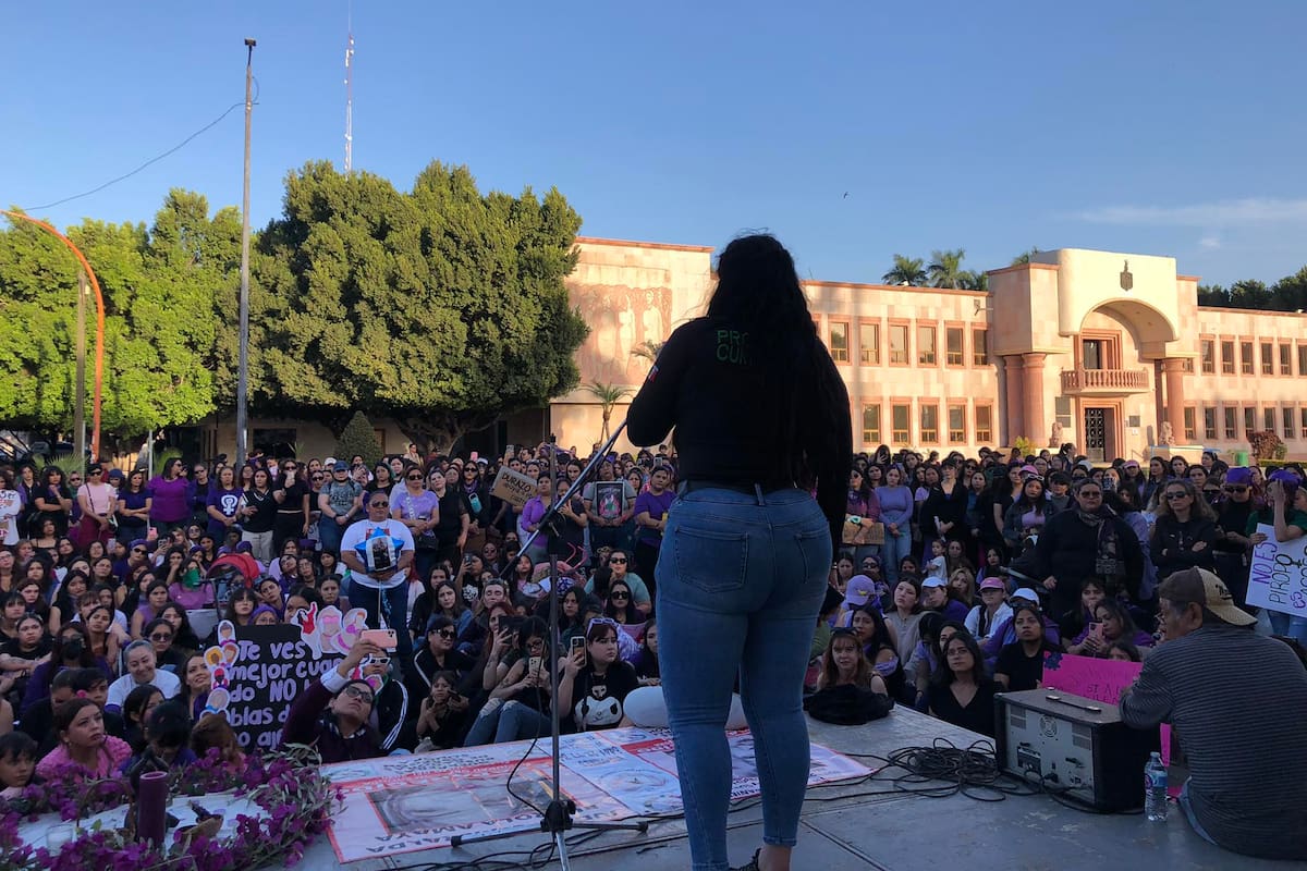 Exigen un alto a la violencia con marcha del día de la mujer en Ciudad Obregón