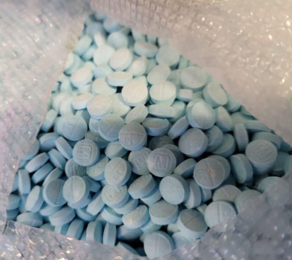 En menos de una semana, CBP decomisó 31 mil pastillas de fentanilo, 59 kilos de cocaína y armas en las garitas Mariposa y Dennis DeConcini de Nogales. | Foto: Especial GH