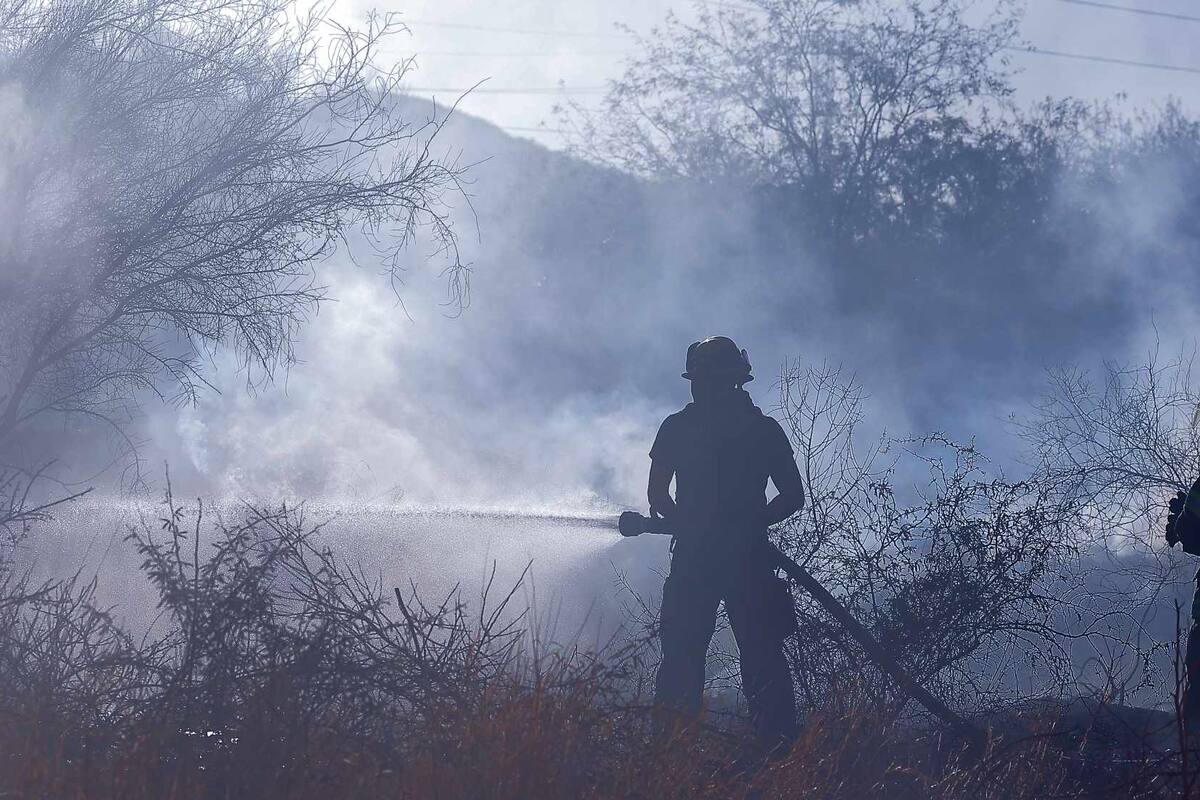Reporte de incendio en panadería resulta ser quema de llantas y basura
