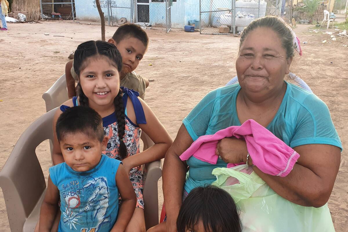 "No sabemos ni qué canal es donde dan la escuela": Abuela señala que niños seguirán sin clases en Vícam