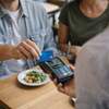 Prefieren comensales pagos con tarjeta en restaurantes