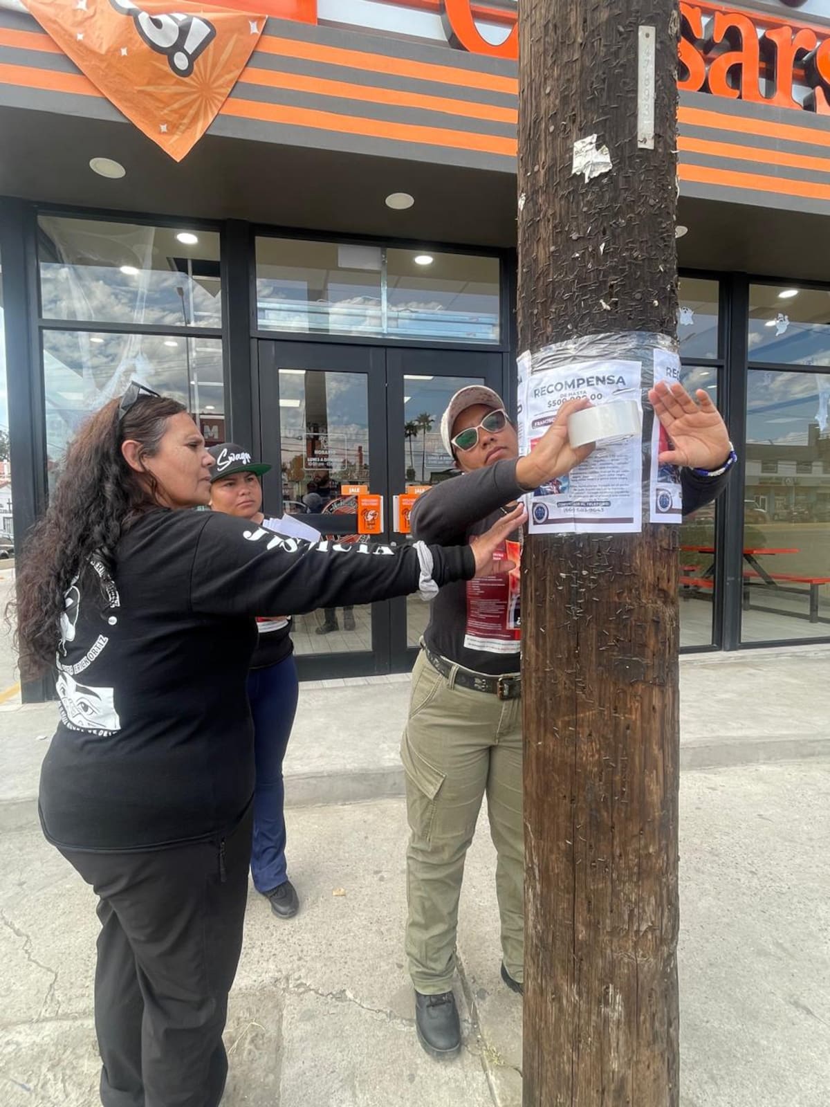 Javier acompañaba a un amigo a dejar un carrito de paletas en la colonia 10 de Mayo en Tijuana y desde entonces se desconoce su paradero. Fotos : Carmen Gutiérrez